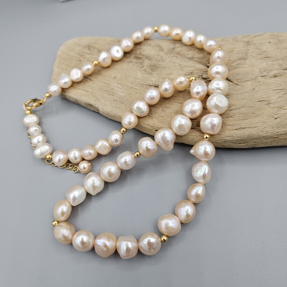 Elegant Peach Pearl Necklace with 18K Gold Accents
